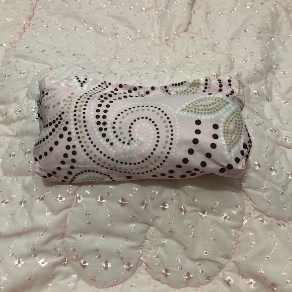 💋SOLD💋 🌻3/20$ Hooter Hiders Nursing Cover - Picture 4 of 4